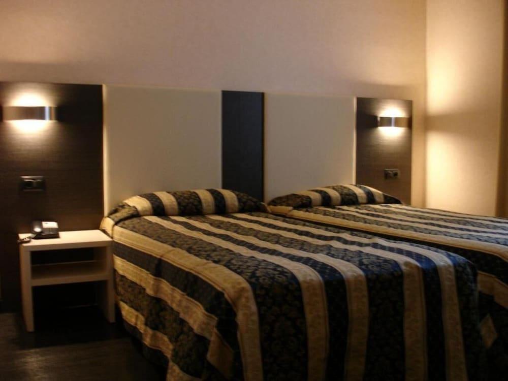 Alfred Hotels Monaco - Ex Forum - Hotel Renove بوزولي المظهر الخارجي الصورة