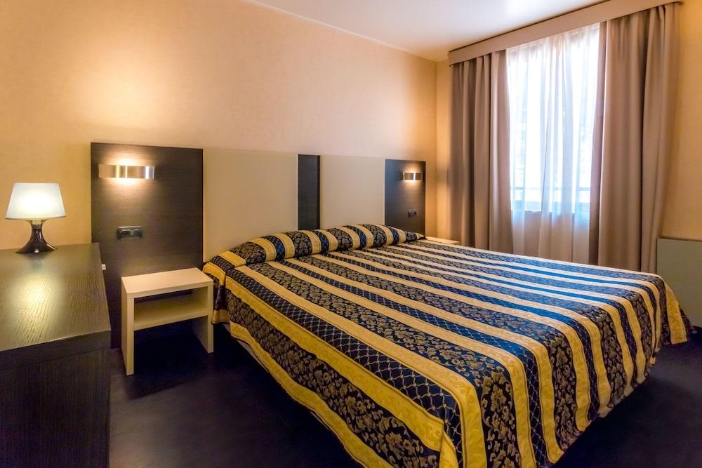 Alfred Hotels Monaco - Ex Forum - Hotel Renove بوزولي المظهر الخارجي الصورة